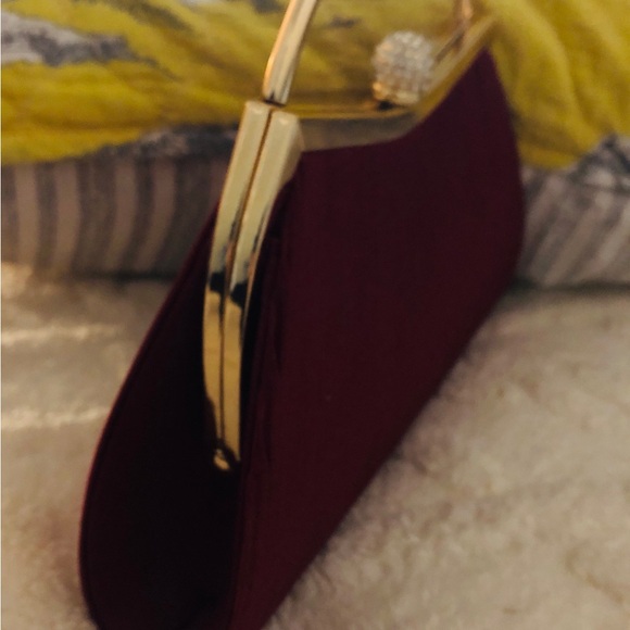 Elegant Burgundy and Gold Evening Purse - Picture 6 of 11